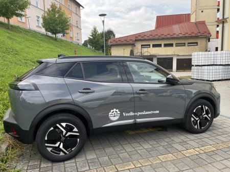 Vozilo s poslanstvom Peugeot na Ravnah (7)